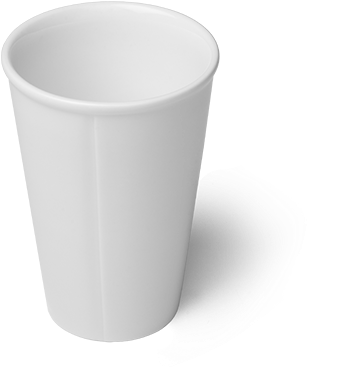Czysty biały kubek ceramiczny