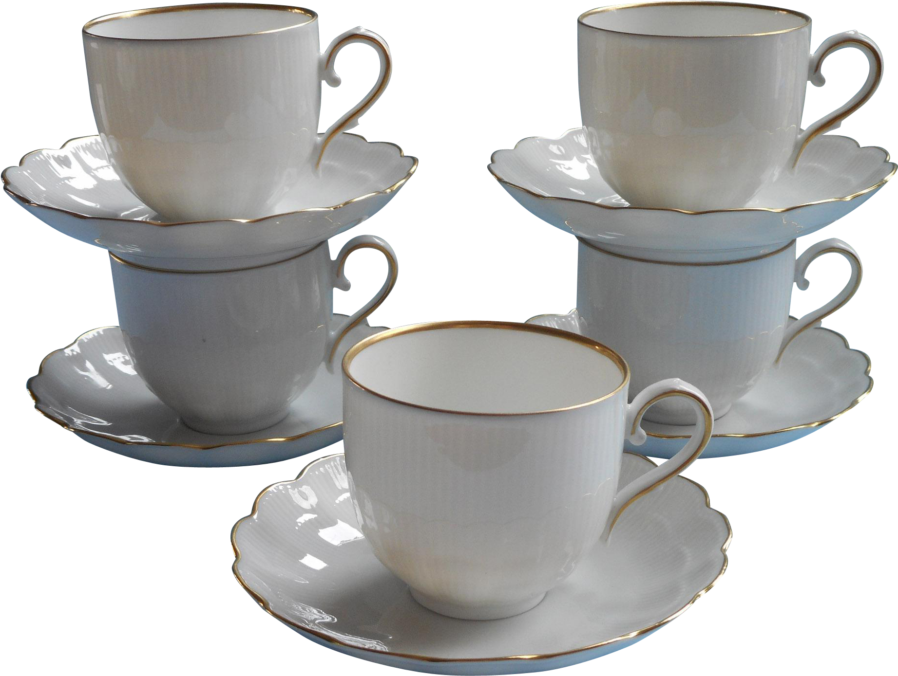 Altın kenarlı kahve fincanı porselen sofra takımı bardak ve tabaklar